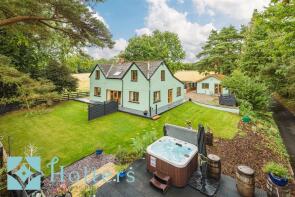 Glen View, Llanhamlach, Brecon LD3 7YB