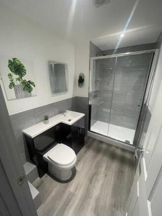 1 bed Apartment to rent Image 6