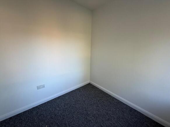 3 bed Semi-Detached to rent Image 9