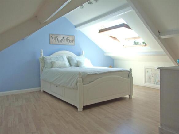 LOFT ROOM