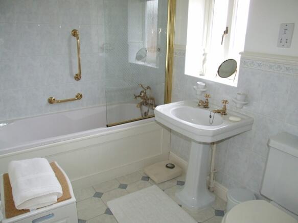 Photo 8
