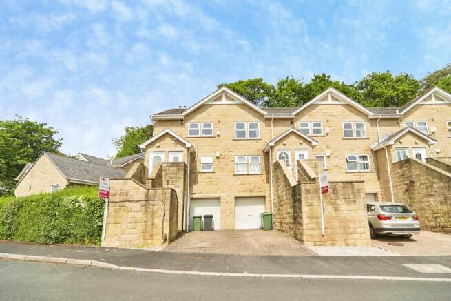 2 bed Flat for sale Image 10