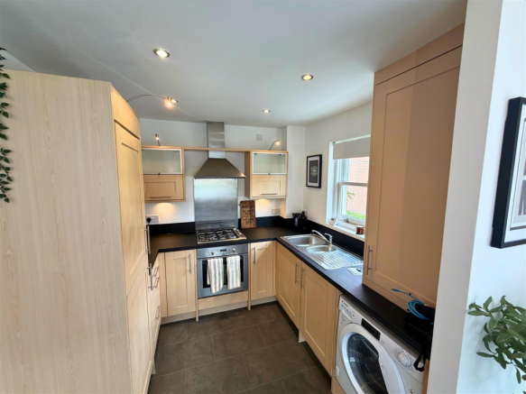 2-bed flat on Hatters Court, Stockport, £175,000