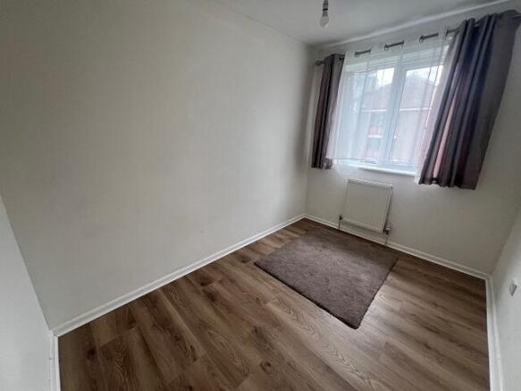 3 bed House to rent Image 5