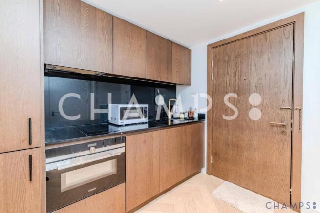 Studio to rent at Landmark Pinnacle E14