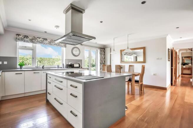 Kitchen / Breakfast 