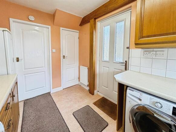 3 bed Semi-Detached for sale Image 7
