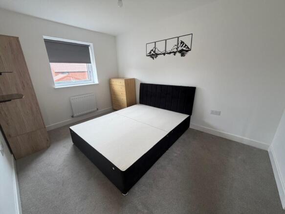 3 bed Semi-Detached for sale Image 8