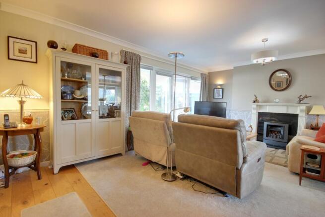 3 bed Semi-Detached for sale Image 12