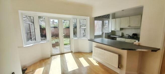 6b3ee614-WhatsApp...