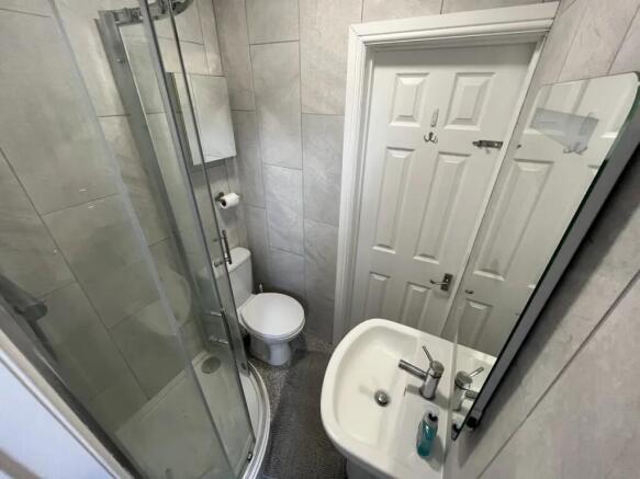 4 bed Terraced to rent Image 12
