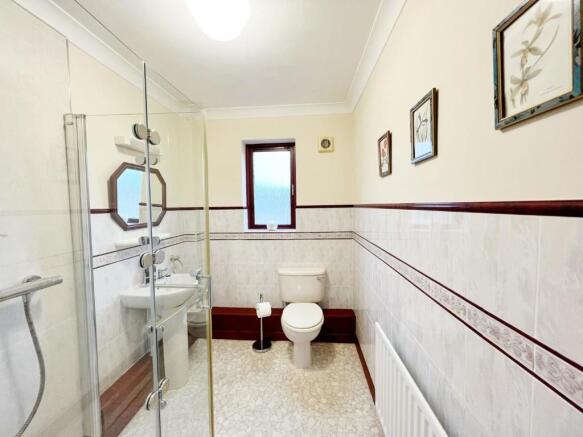 En Suite pic 1.jpg