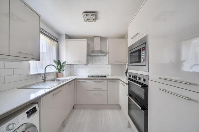 1336321-11-6899e6...