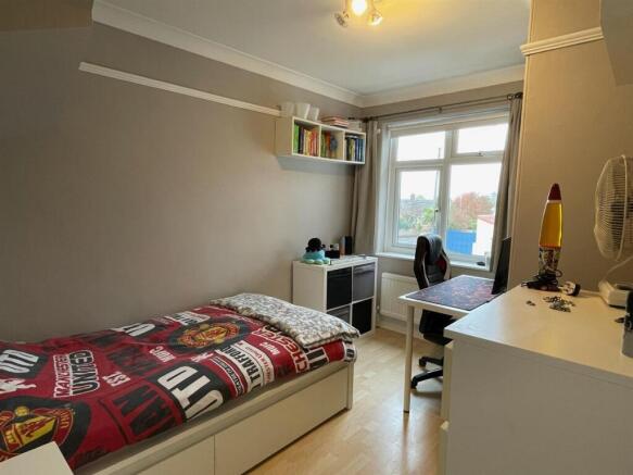 Bedroom,,.jpg