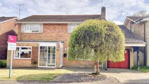 21, Monks Orchard, Petersfield GU32 2JD
