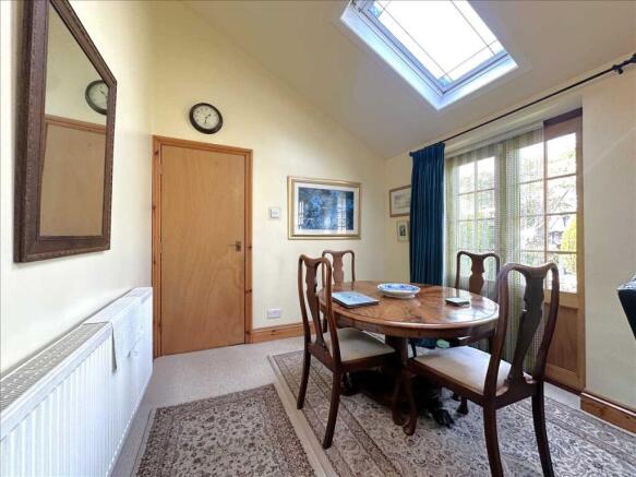 2 bed Flat for sale Image 12