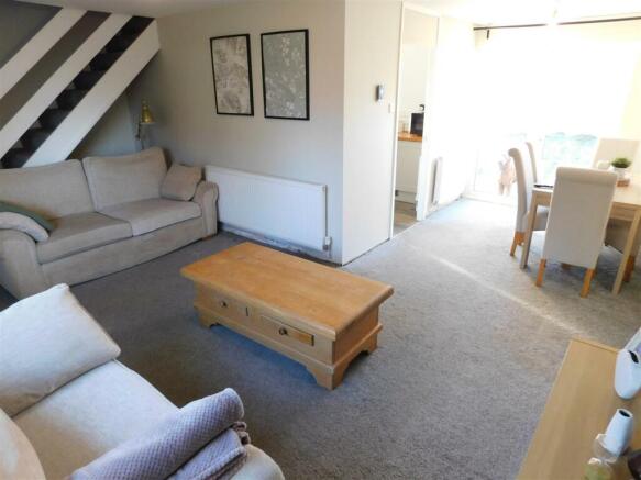 Open Plan Longe / Diner