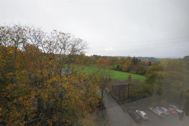 2 bed Apartment to rent Image 11