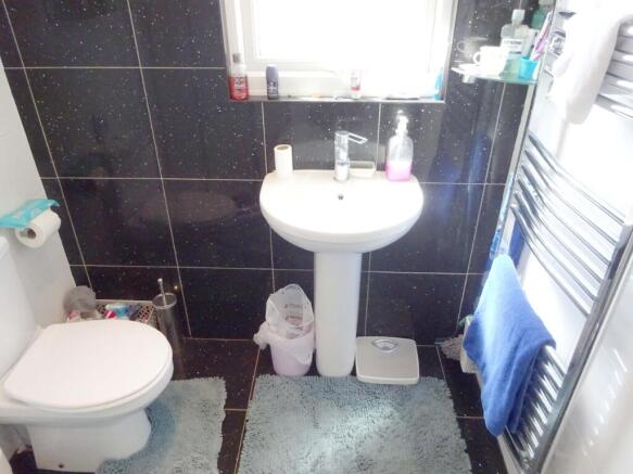 2nd Fl En-suite