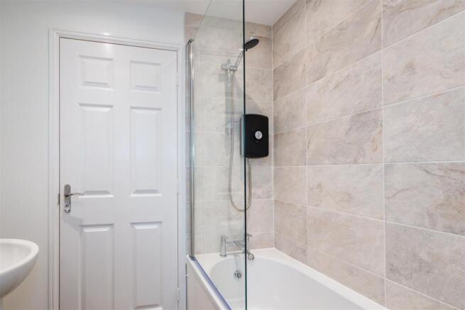 3 bed Semi-Detached to rent Image 6