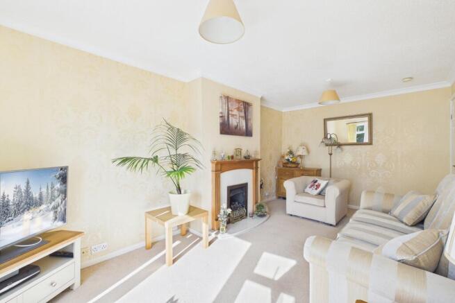 2 bed Semi-Detached Bungalow for sale Image 7