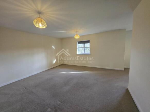 2 bed Flat to rent Image 5