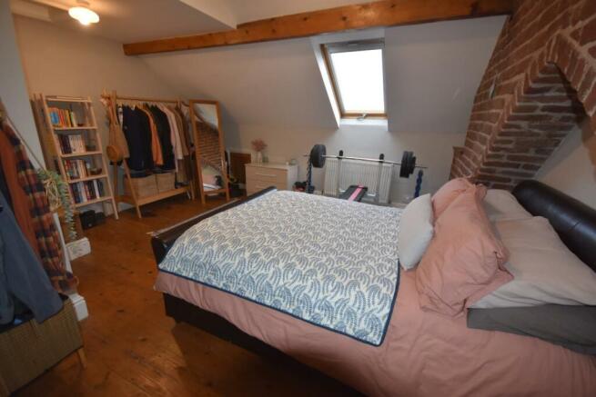 BEDROOM THREE ALTERNATE ANGLE