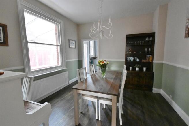 Breakfast Room: