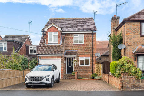 Oak Avenue, Egham, Surrey, TW20
