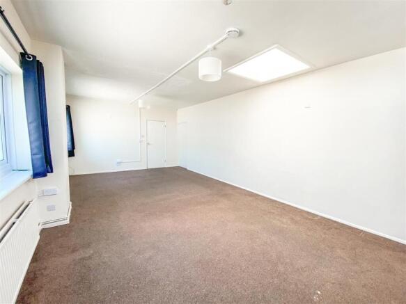 Living Room 1.jpg