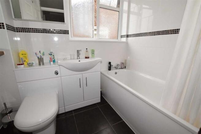 FAMILY BATHROOM