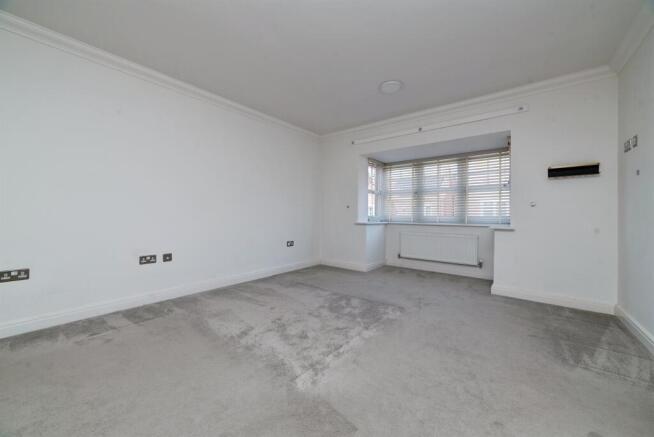 4 bed Detached for sale Image 12