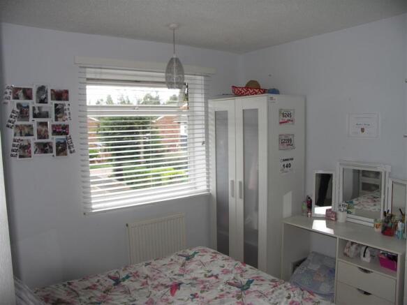 BEDROOM 2