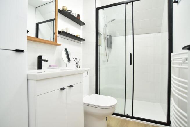 2 bed House for sale Image 6