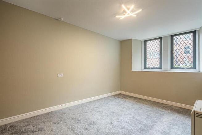 1 bed Apartment to rent Image 4