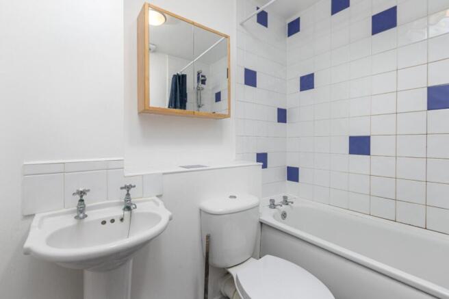 2 bed Flat for sale Image 9