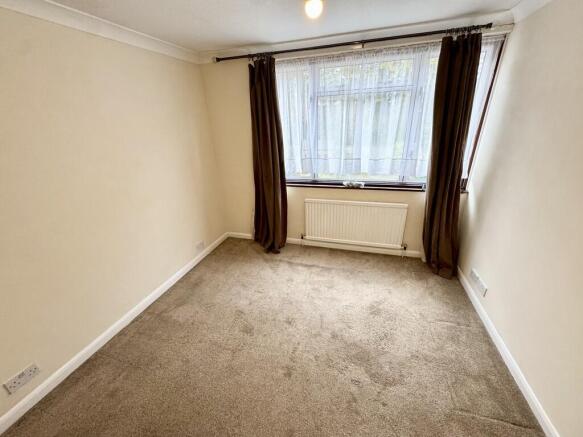 90 Broadacres - B...