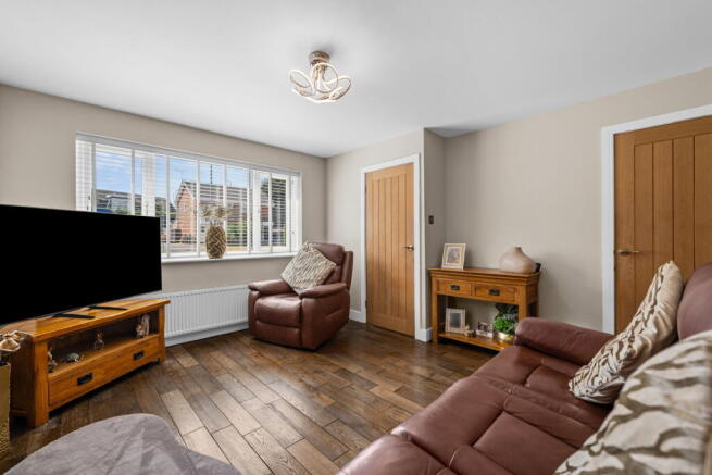 3 bed Semi-Detached for sale Image 10