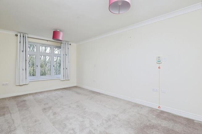 2 bed Apartment for sale Image 6
