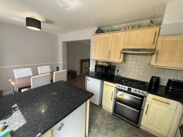 2 bed End of Terrace to rent Image 6
