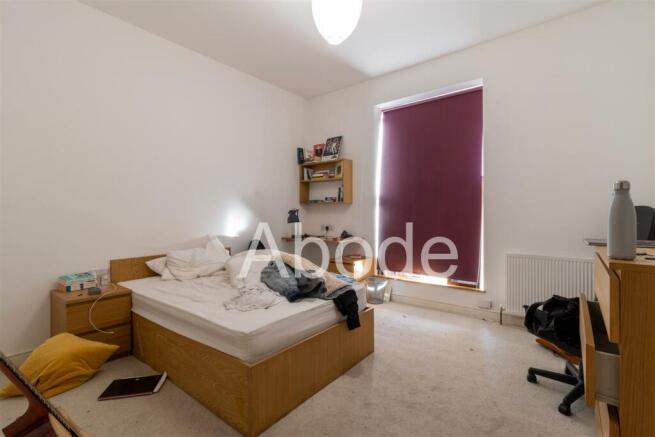 6 bed House to rent Image 5
