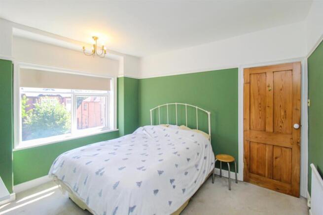3 bed Semi-Detached for sale Image 6