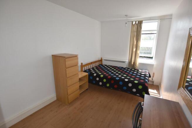 bed1.jpg