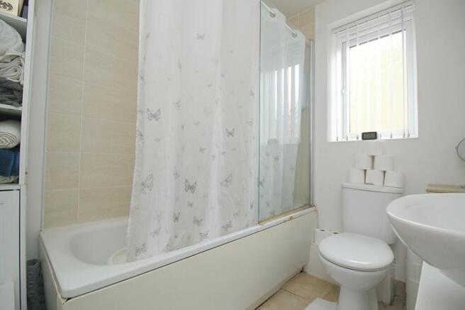 3 bed Semi-Detached for sale Image 9