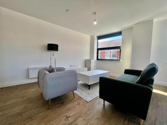 2 bed Apartment to rent Image 8