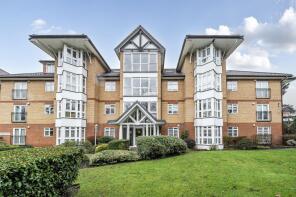 22, Riverside Gardens, Finchley, London N3 3GR