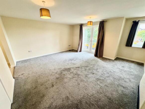 2 bed Flat for sale Image 10