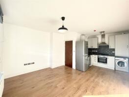 60, James Lane, London E10 6HL