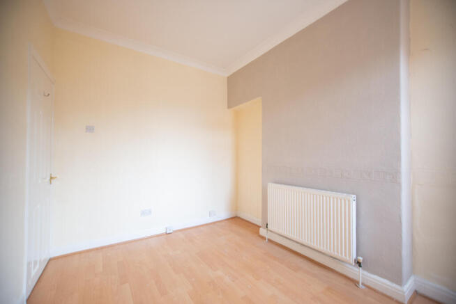 2 bed End of Terrace to rent Image 10