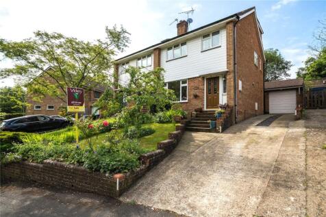 Barley Mow Close, Knaphill, Woking, Surrey, GU21